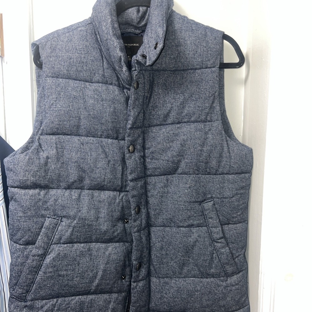 BANANA REPUBLIC FULL Zip BUTTON Sleeveless Navy Quilted Vest Men's size Med NWT